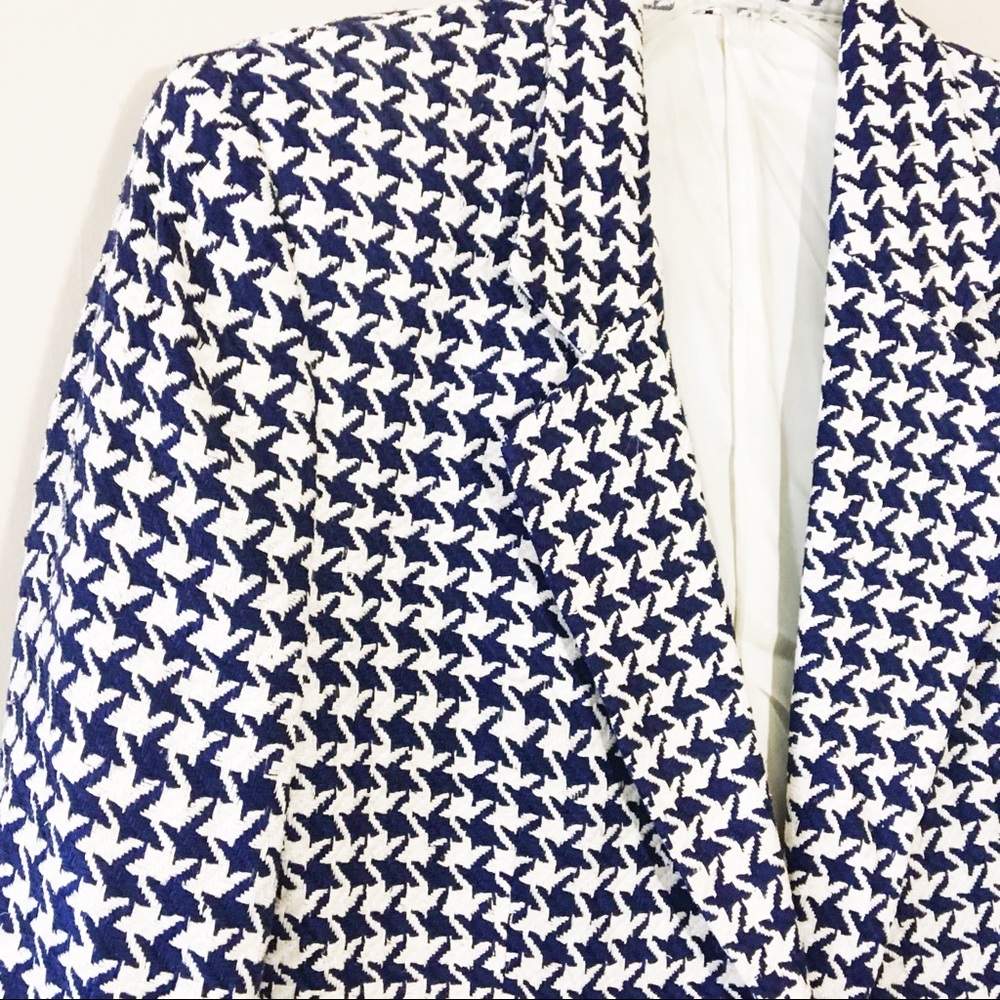 Women's Navy and White Houndstooth Blazer - Picture 4 of 6